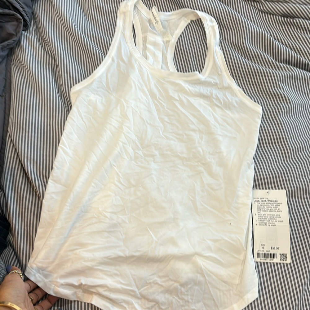 Lululemon nwt white love tank pleated size 6